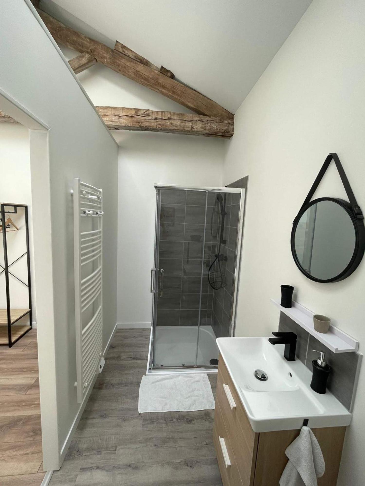 Les Iris - Chene Bed & Breakfast Avanton